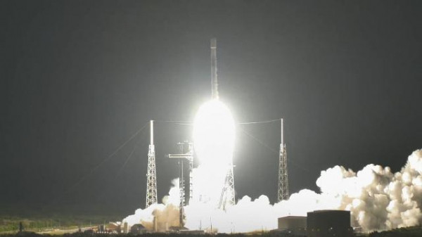 SpaceX вывела на орбиту три гигантских спутника BlueBird для прямой спутниковой связи со смартфонами SpaceX вывела на орбиту три гигантских спутника BlueBird для прямой спутниковой связи со смартфонами