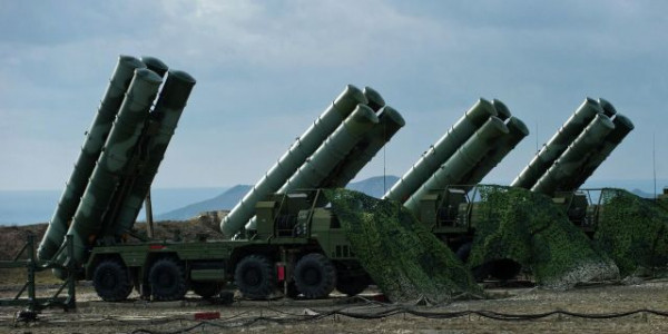 Российские ЗРК С-400 достигли беспрецедентного поражения целей благодаря новому методу наведения на загоризонтной дальности (Military Watch Magazine, США)