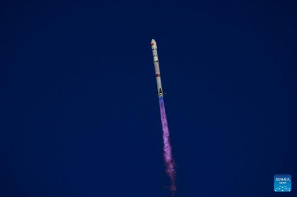Китай впервые посадил на суше первую ступень многоразовой ракеты